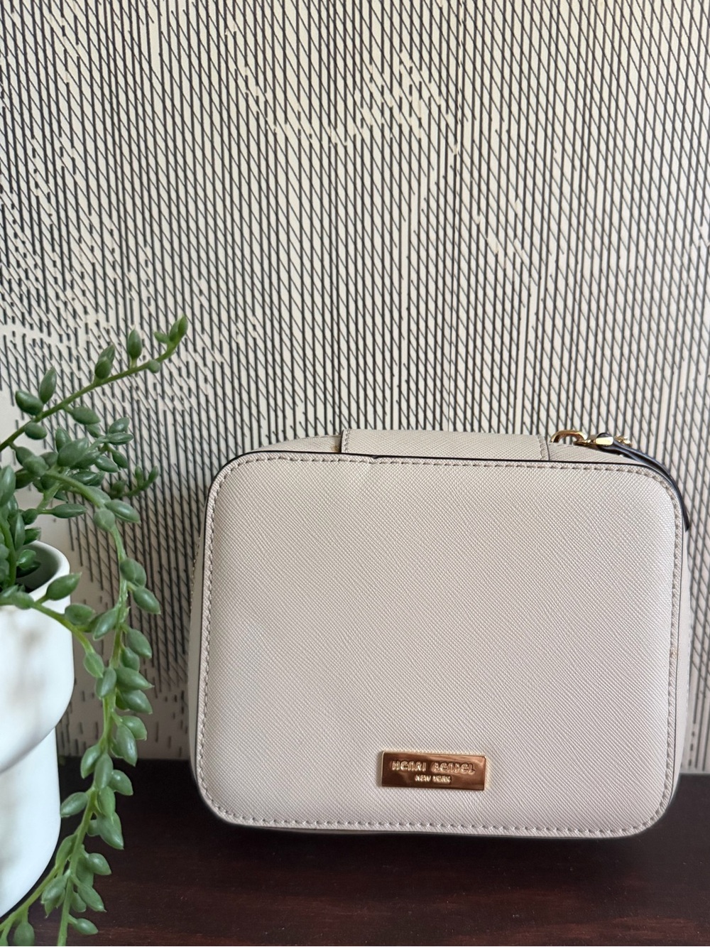 Henri Bendel West 57th Leather Travel Jewelry Case Box Organizer Ivory Black